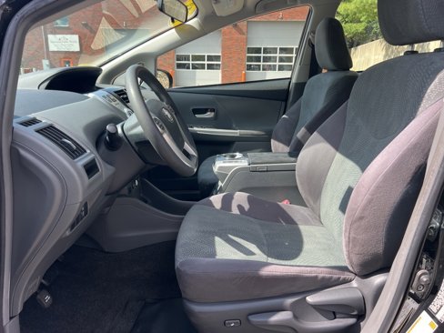 Used 2013 Toyota Prius V image 13