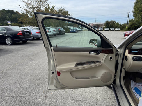 Used 2008 Chevrolet Impala LT w/ Luxury Edition Package image 11