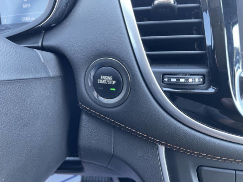 Used 2022 Chevrolet Trax LT w/ Premium Seat Package image 18