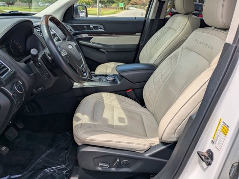 Used 2018 Ford Explorer Platinum image 14