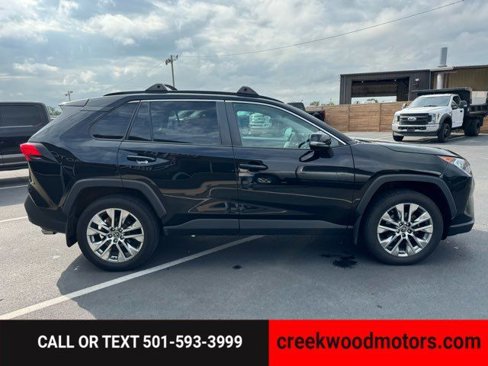 Used 2021 Toyota RAV4 XLE Premium image 12