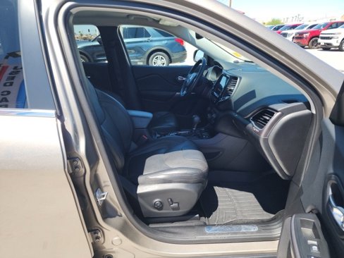 Used 2019 Jeep Cherokee Limited w/ Luxury Group image 26