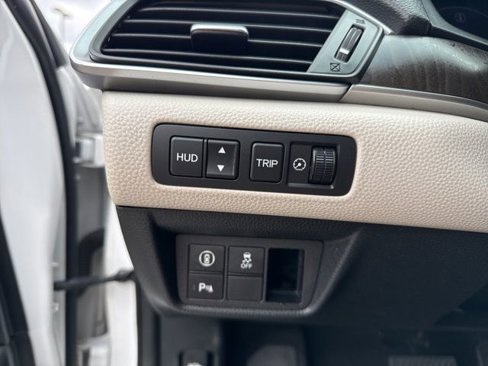 Used 2018 Honda Accord Touring image 22