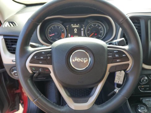 Used 2015 Jeep Cherokee Latitude w/ Cold Weather Group image 18