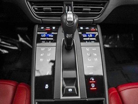 Certified 2024 Porsche Macan image 20