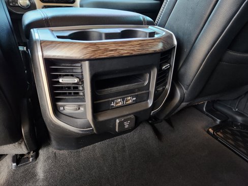 Used 2020 RAM 1500 Laramie image 31
