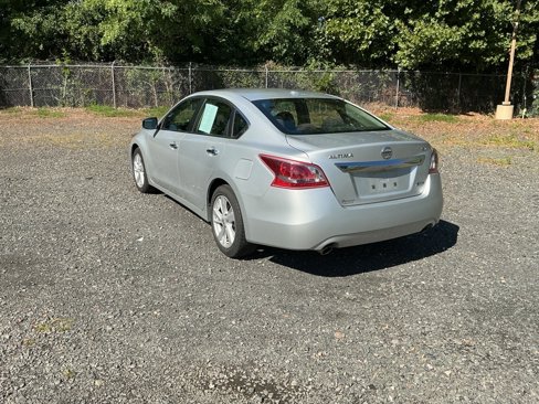Used 2013 Nissan Altima 2.5 SV w/ 2.5SV Convenience Pkg image 3