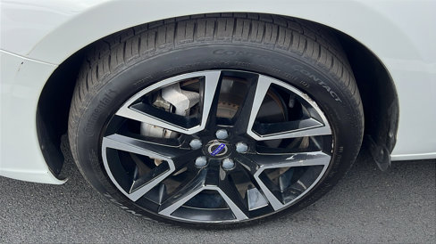 Used 2018 Volvo V60 T5 Dynamic w/ Vision Package image 2