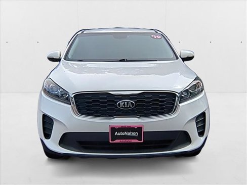 Used 2019 Kia Sorento LX image 2