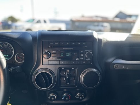 Used 2018 Jeep Wrangler Unlimited Sport image 20