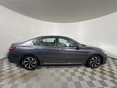 Used 2016 Honda Accord EX image 8