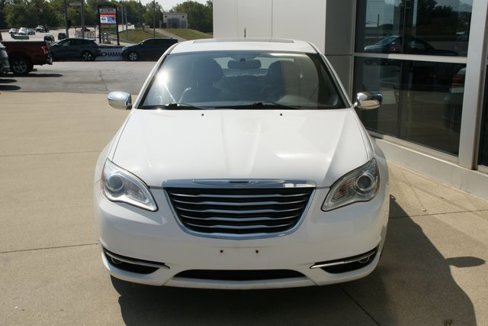 Used 2013 Chrysler 200 Limited w/ Sun/Sound Group image 6