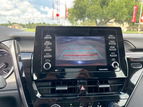 Used 2021 Toyota Camry LE image 28