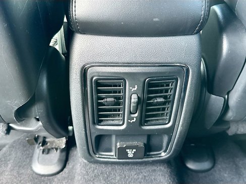 Used 2021 Jeep Grand Cherokee Laredo X image 30