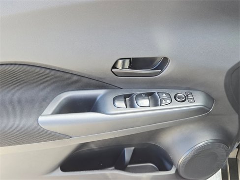 Used 2024 Nissan Kicks S image 24