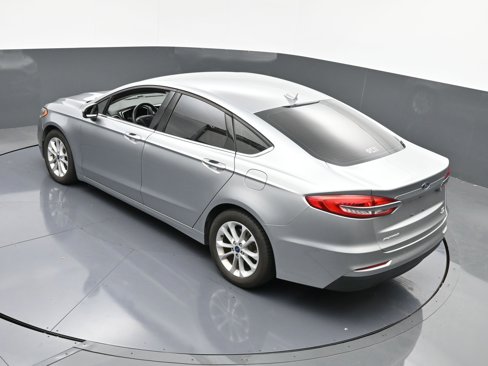 Used 2020 Ford Fusion SE image 32