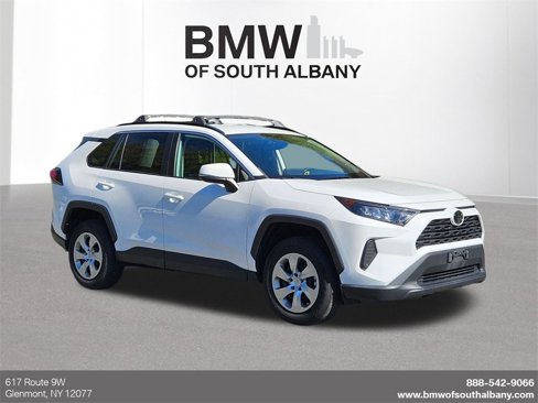 Used 2019 Toyota RAV4 LE image 1
