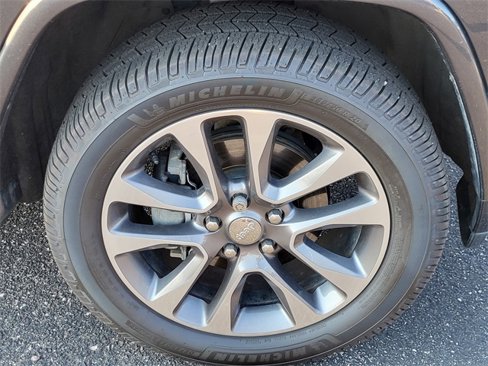 Used 2017 Jeep Grand Cherokee Overland image 34