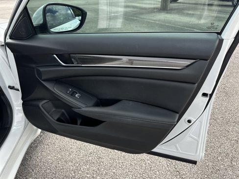 Used 2020 Honda Accord Sport image 15