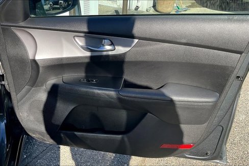 Used 2023 Kia Forte LXS image 20