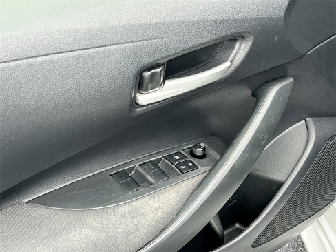 Used 2020 Toyota Corolla LE image 15