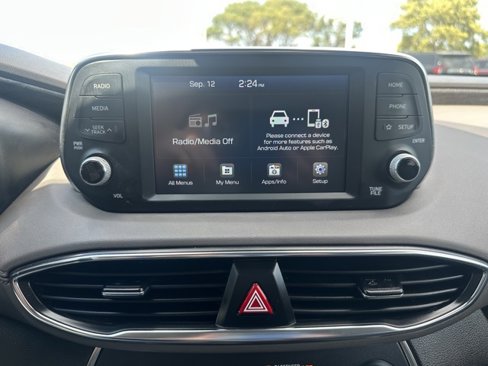 Used 2020 Hyundai Santa Fe SE image 17