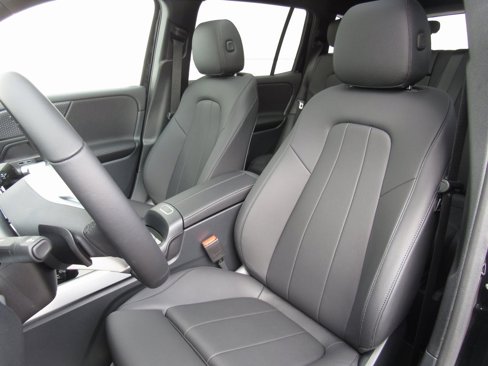 New 2025 Mercedes-Benz GLB 250 4MATIC image 11