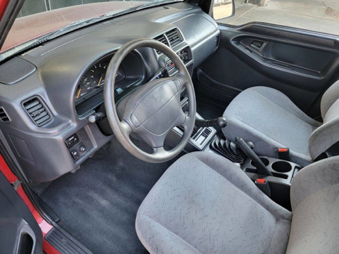 Used 1998 Chevrolet Tracker 4WD w/ Convenience Pkg image 9