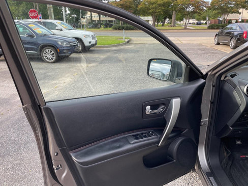 Used 2009 Nissan Rogue SL w/ Premium Pkg image 12