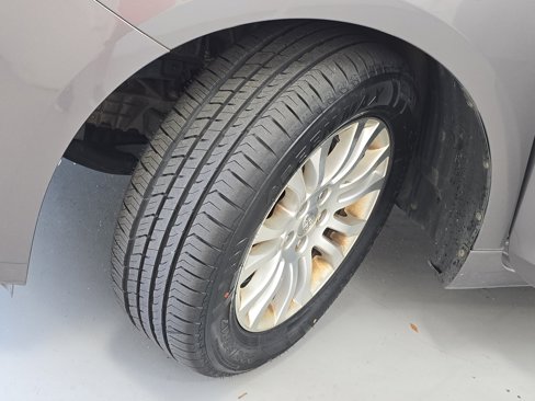 Used 2014 Toyota Sienna XLE image 32