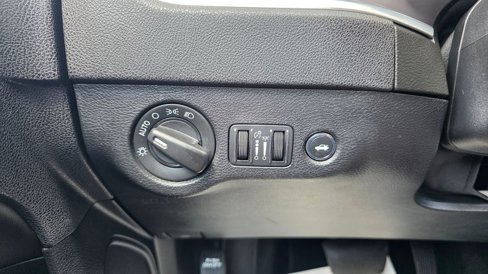 Used 2020 Dodge Charger SXT w/ Leather Interior Group image 31