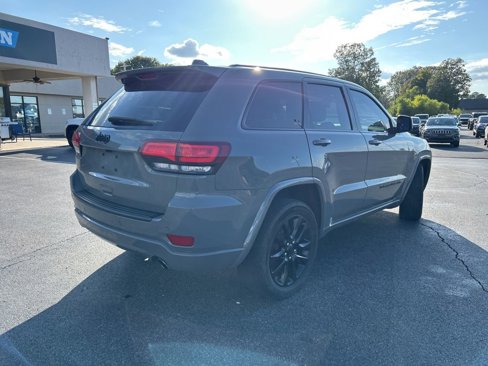 Used 2022 Jeep Grand Cherokee Laredo X image 3