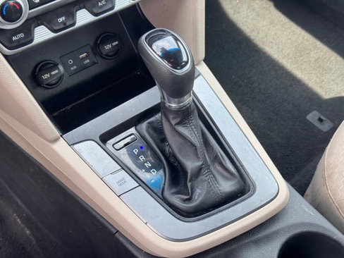 Used 2020 Hyundai Elantra SE image 7