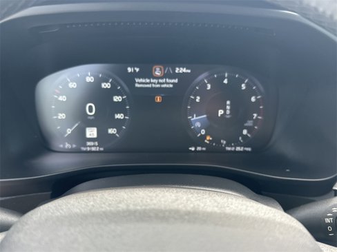 Used 2022 Volvo XC40 T4 Momentum image 19