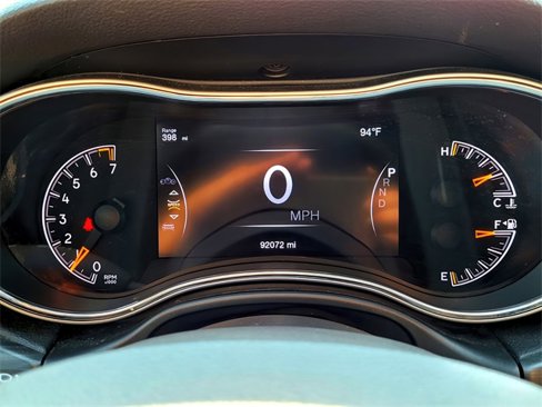 Used 2021 Jeep Grand Cherokee Laredo X image 23