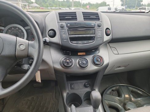 Used 2011 Toyota RAV4 4WD image 17