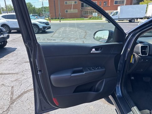 Used 2020 Kia Sportage LX image 9