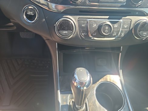 Used 2015 Chevrolet Impala LT image 14