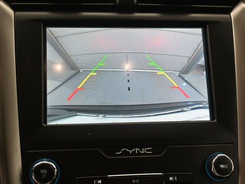 Used 2020 Ford Fusion SE image 18