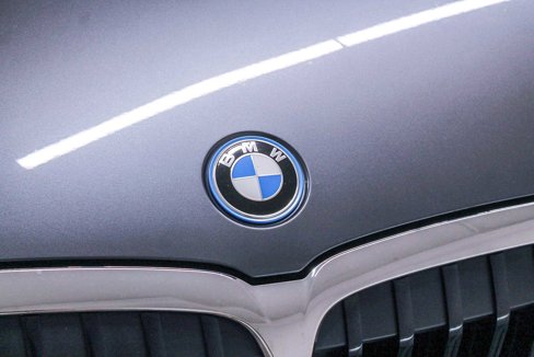 Certified 2022 BMW 330e w/ Driving Assistance Package image 9