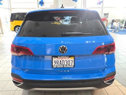 Certified 2024 Volkswagen Taos SE image 7