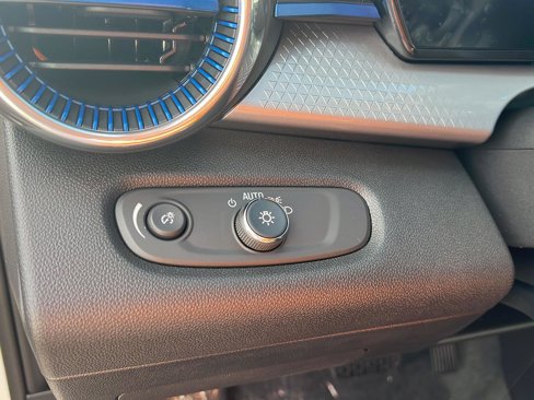 New 2025 Chevrolet Trax LT w/ Driver Confidence Package image 19