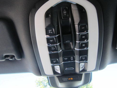 Used 2016 Porsche Macan S w/ Premium Package Plus image 34