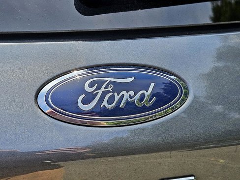 Used 2021 Ford Escape SE w/ SE Sport Appearance Package image 13
