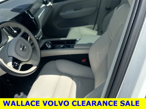 Used 2024 Volvo XC60 B5 Plus w/ Protection Package Premier image 9