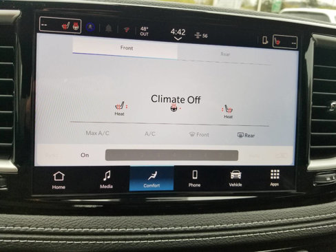 New 2025 Chrysler Pacifica Select image 36