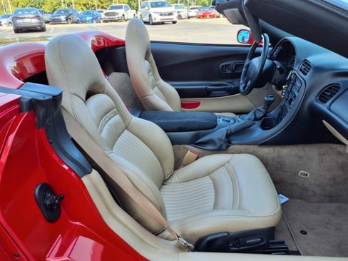 Used 2004 Chevrolet Corvette Convertible w/ Preferred Equipment Group image 13