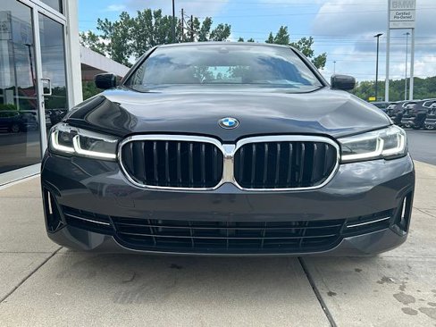 Certified 2022 BMW 530i xDrive w/ Convenience Package image 2