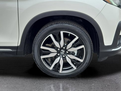 Used 2019 Honda Pilot Touring image 4