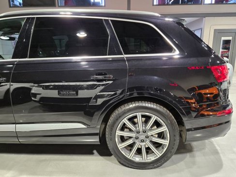 Used 2017 Audi Q7 3.0T Prestige w/ Prestige Package image 7